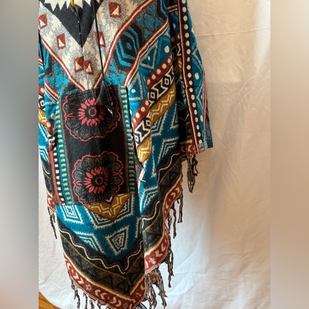 073 - Aztec Pattern Hooded Poncho View 3